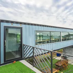 Container hotel